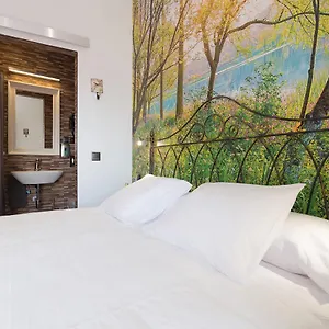 2* Couette-café Salamandra Plaza
